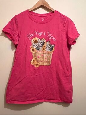 Women’s Pink Short Sleeve Tee with Kitten Basket Print Vintage